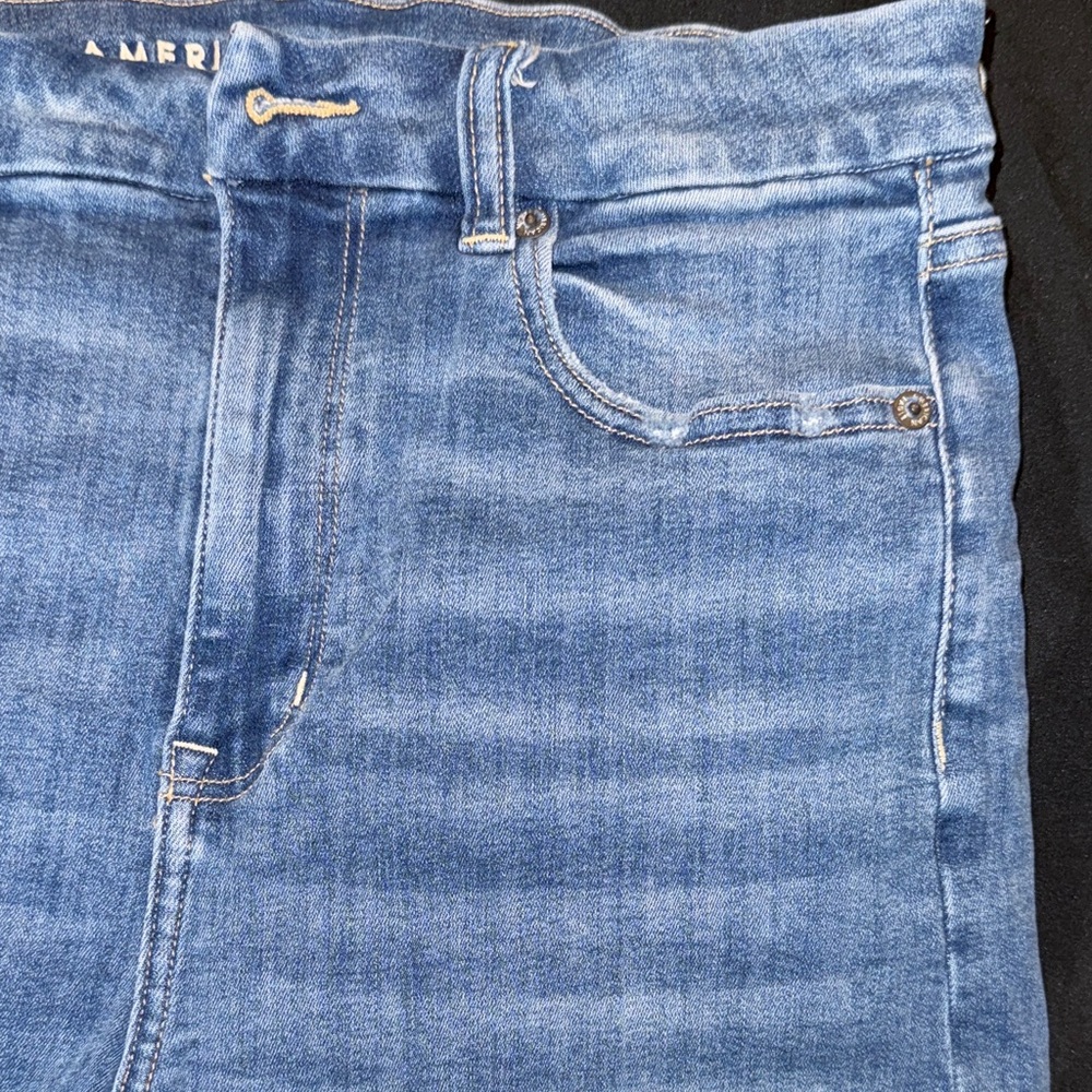 American Eagle Denim Blue Women's Shorts - Picture 2 of 9